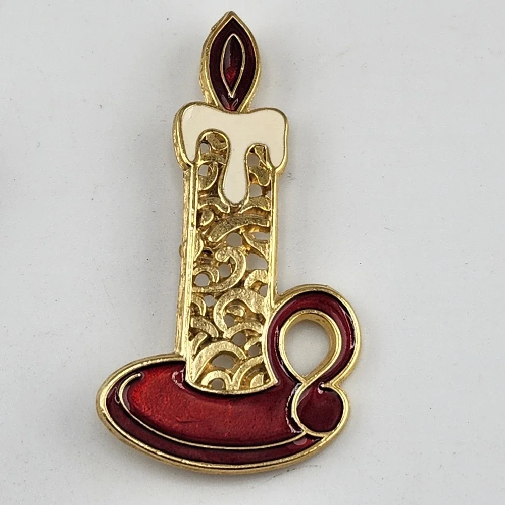 VINTAGE Enamel‎ Christmas CANDLESTICK PIN Gold Filigree Candle RED WHITE 2.5